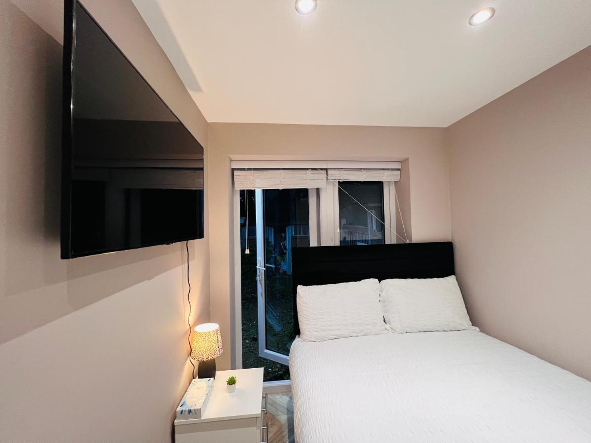 Lbt Property Ltd Лондон Екстериор снимка